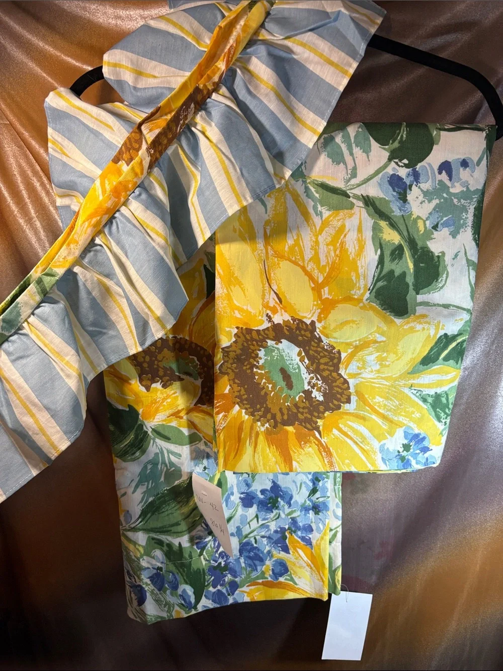 4 piece NWOT Vintage 90’s Bright Sunflower Floral Scarf - Yellow, Green, Blue LL
